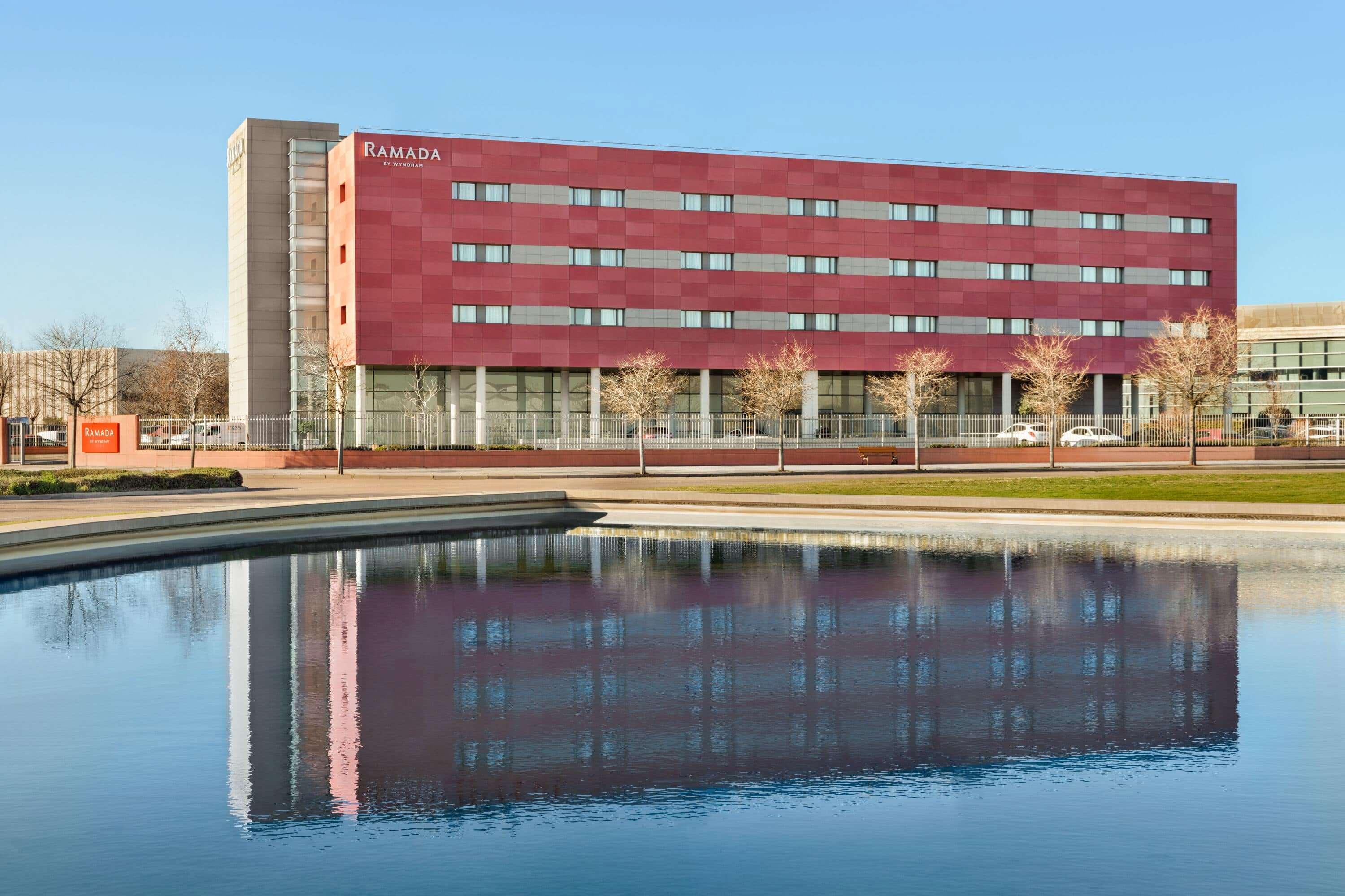 Ramada By Wyndham Madrid Hotel 4*