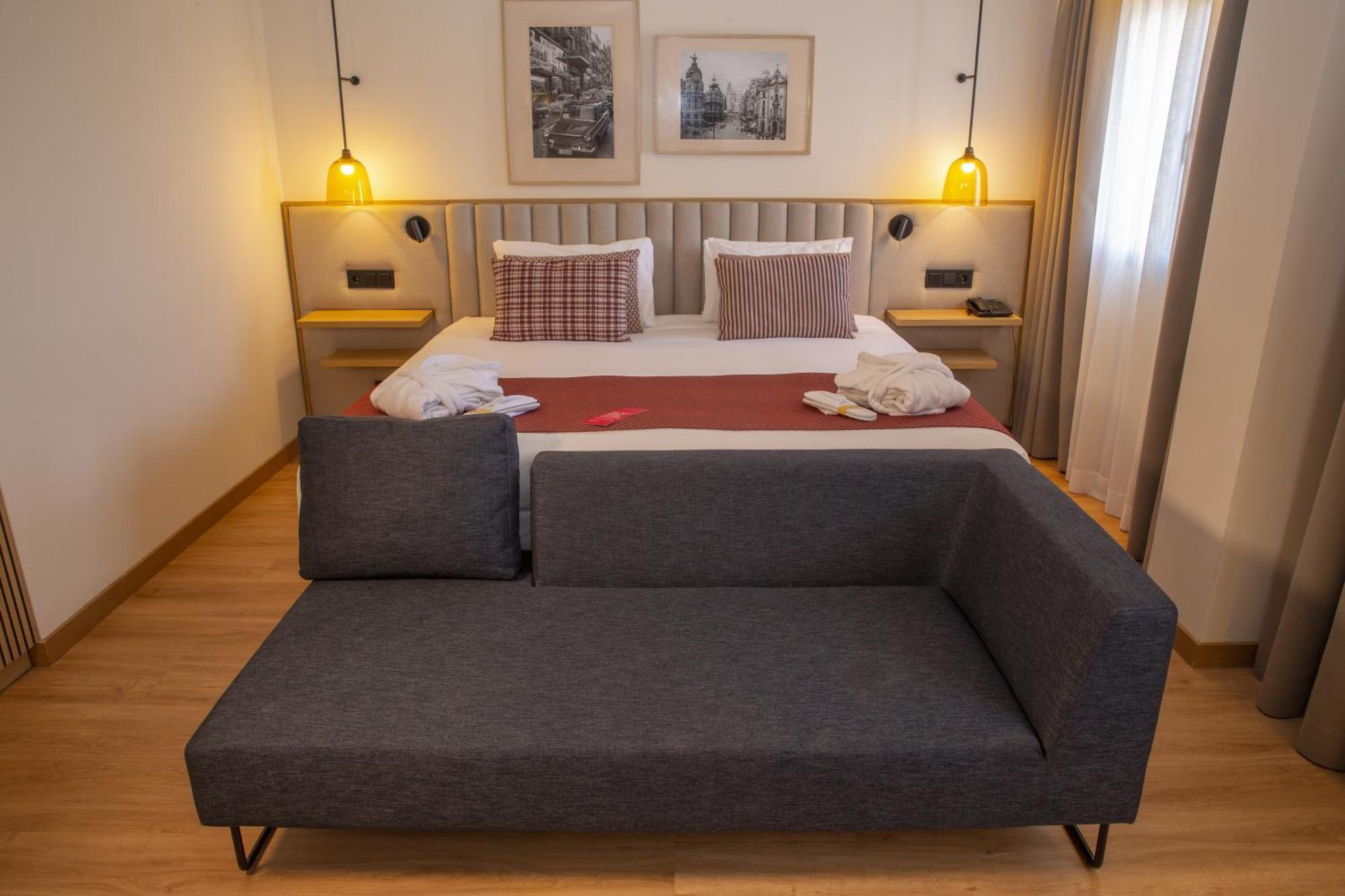 Ramada By Wyndham Madrid Hotel 4*